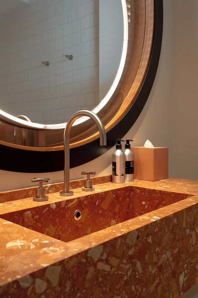 جناح بسرير كينج، The Standard, Brussels 5/5