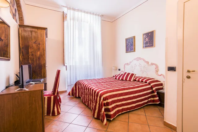 غرفة قياسية بسرير مزدوج وسريرين منفصلين، The Galileo Hotel 7/10