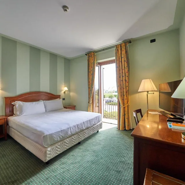 Superior, Queen Bed, Relais Santo Stefano 1/4