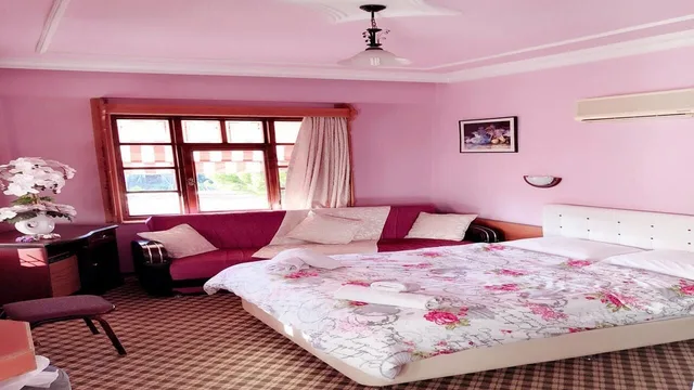 Superior, Quadruple, Multiple Beds, Garden View، Karyatit 1/5