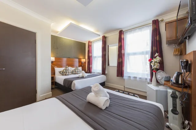 غرفة رباعية بحمام خاص، Chester Hotel Victoria 1/10