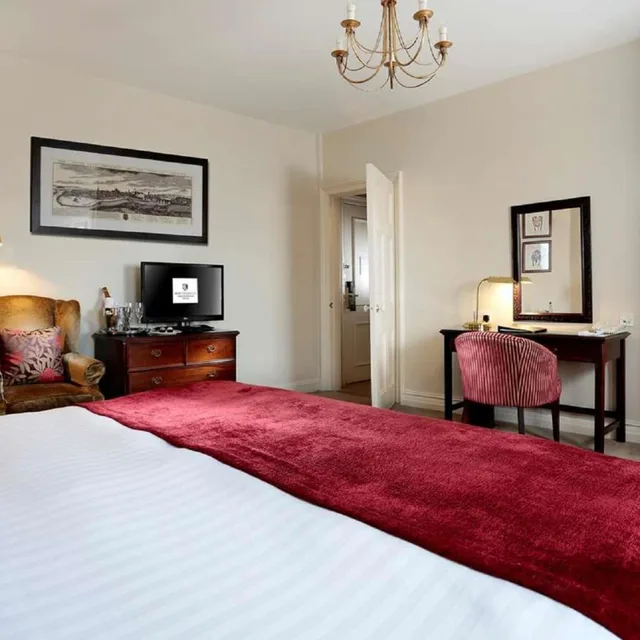 جناح تنفيذي بسرير كينج، Macdonald New Blossoms Hotel 4/6