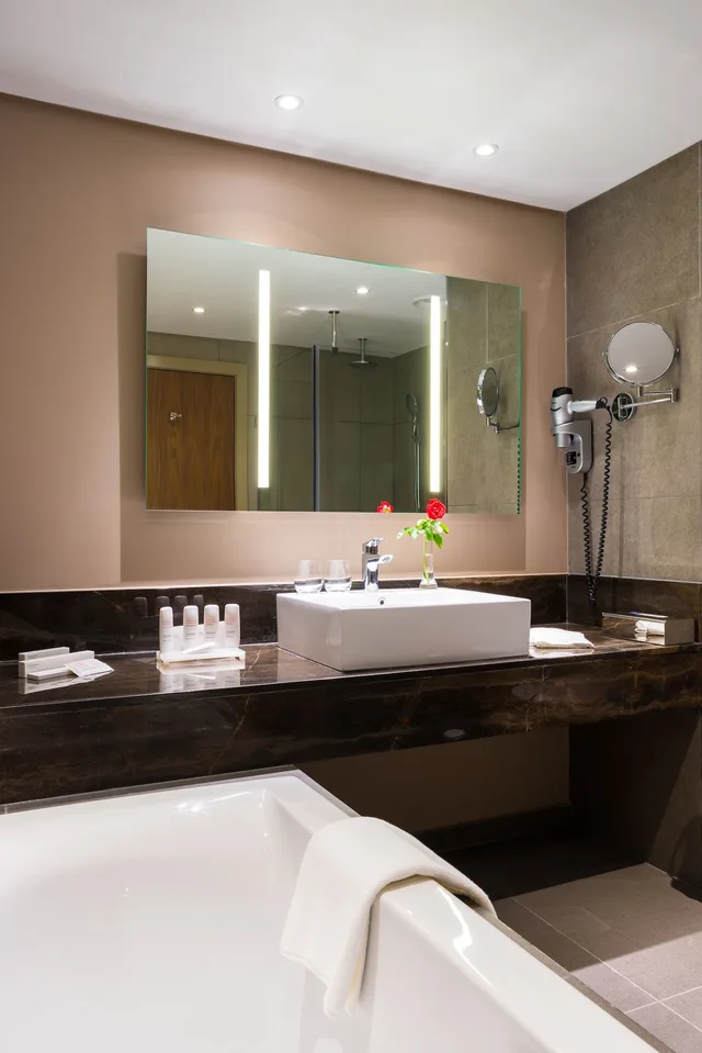 جناح جونيور بسرير كينج، Hotel 2 Fevrier Lome 4/4