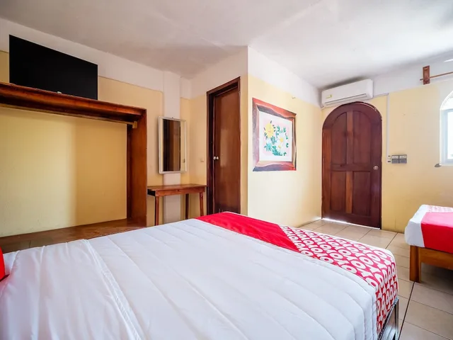 Standard, 3 Double Beds, OYO Hotel Betsua Vista Hermosa, Huatulco 6/8