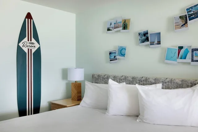 غرفة بسرير كوين وسرير كوين بإطلالة على المسبح، Riviera Beach Resort 3/3