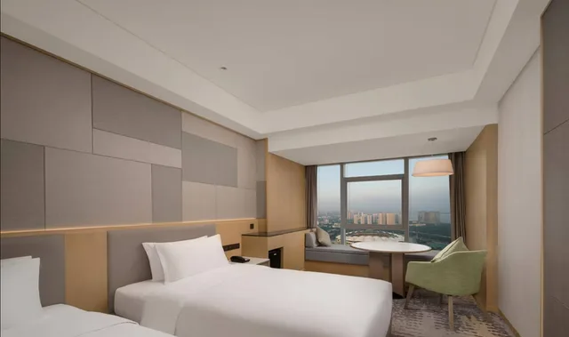 Standard, 2 Double Beds, Sunrise View، Holiday Inn Qinhuangdao Haigang 1/2