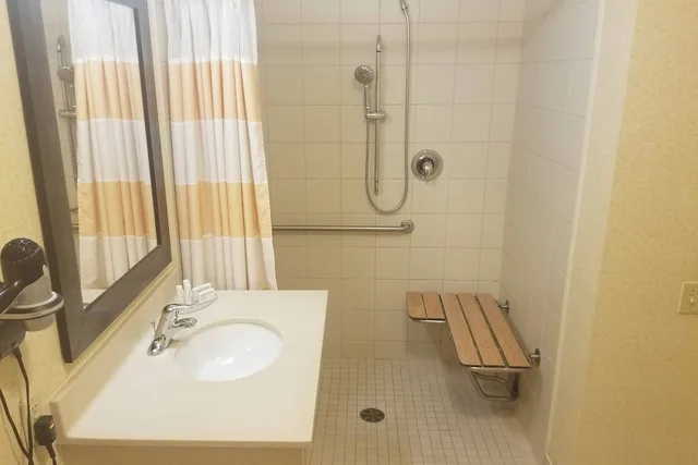 Room, 2 Queen Beds, Accessible, Fairfield Inn And Suites Sudbury 3/3