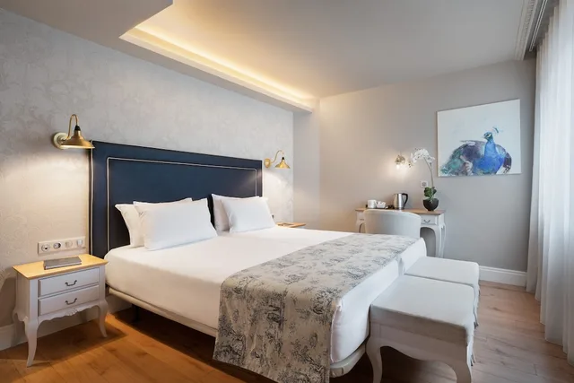 Room, Single, Double Bed, Eurostars Porto Douro 2/7
