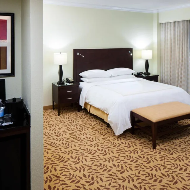 Room, King Bed, Large, Houston Marriott Energy Corridor 1/2