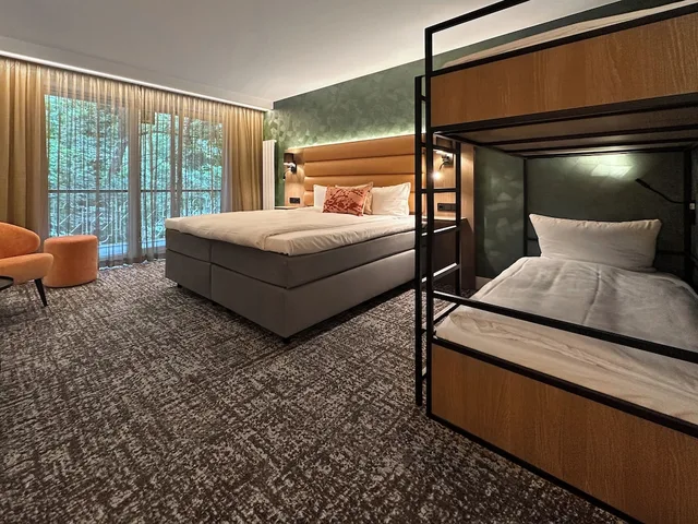 جناح عائلي بسرير كينج وأسرّة بطابقين، Van der Valk Hotel Gladbeck 1/3