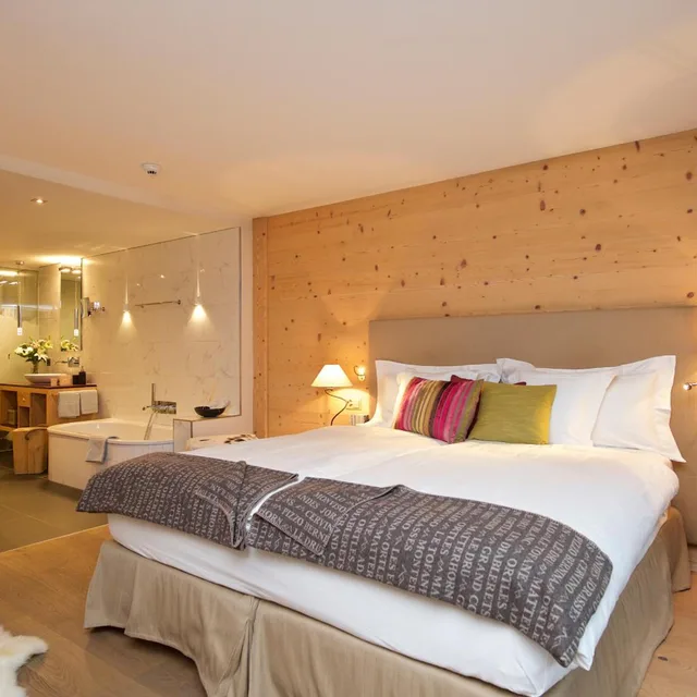 Garden, Double Bed, Balcony، Matterhorn Lodge Hotel and Appartements 4/10