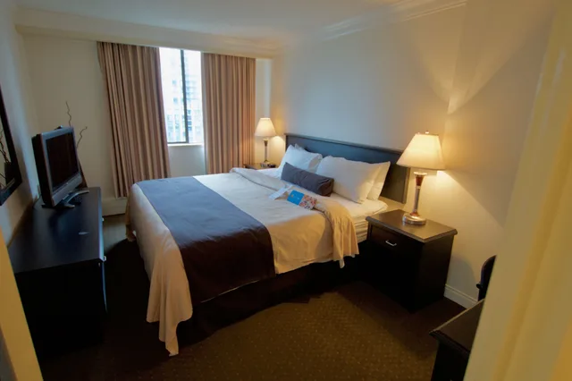 جناح ركني بسرير كينج بغرفة نوم واحدة بمطبخ، Century Plaza Hotel & Spa 3/6