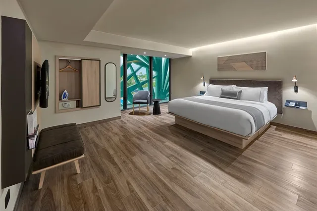 غرفة سوبيريور بسرير كينج، City Express Plus by Marriott Merida 2/3
