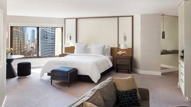 غرفة بريميير بسرير مزدوج بإطلالة على المدينة، Four Seasons Hotel Sydney 2/3