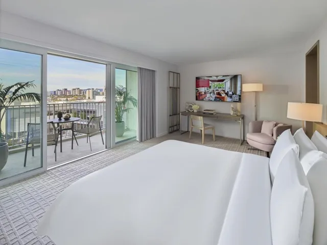 جناح ركني بسرير كينج بغرفة نوم واحدة، Fairmont Century Plaza Los Angeles 1/3