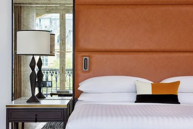 Suite, King Bed, Champs Elysées View, Paris Marriott Champs Elysees Hotel 2/5