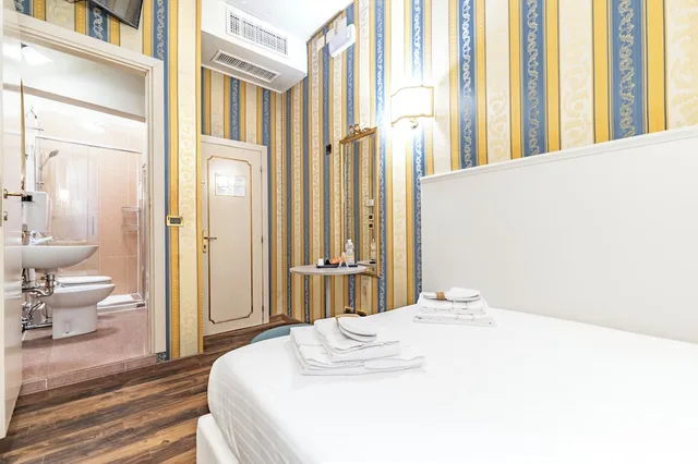 Classic, Double Bed, Private Bathroom, Ca Morosini 4/10