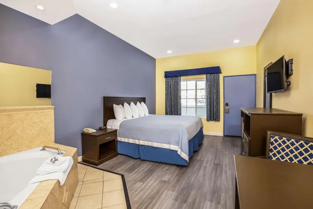 جناح ديلوكس بسرير كينج، Days Inn By Wyndham Banning Casino/Outlet Mall 4/6