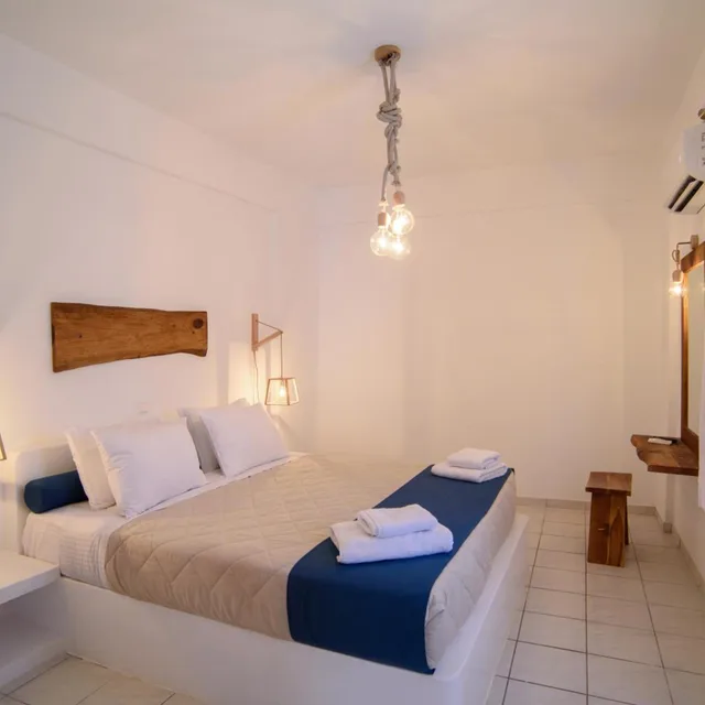 Deluxe, Suite, Sea View, Outdoor Jetted Tub، Santorini Crystal Blue 1/10