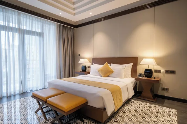 غرفة بريميوم بسرير كينج بإطلالة على الحديقة، Senna Hue Hotel 2/9