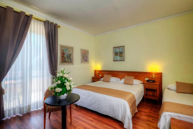 غرفة سوبيريور ثلاثية بسرير مزدوج وسرير فردي، Hotel Dei Principati 5/8