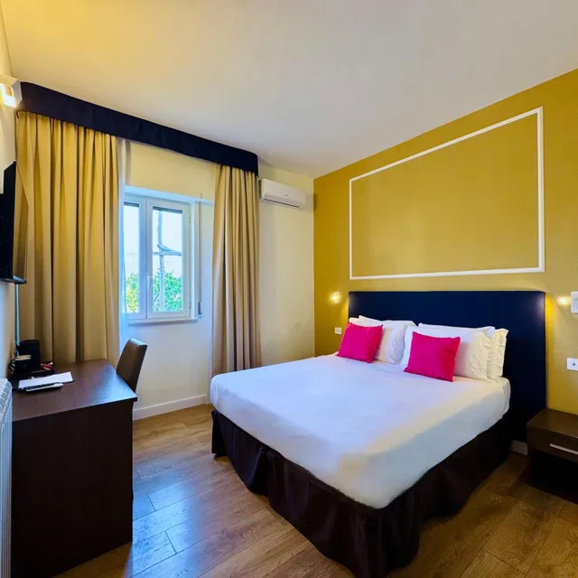 غرفة قياسية بسرير مزدوج أو سريرين منفصلين بإطلالة على الحديقة، Hotel La Pergola Sorrento 5/10