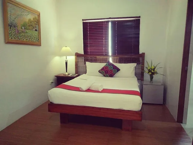 غرفة ديلوكس بسرير كينج، DISCOVER BORACAY HOTEL AND SPA 1/8
