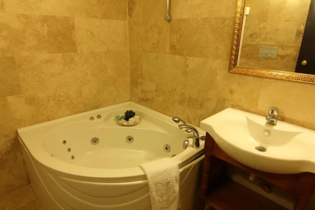 جناح بسرير كينج، Ascension Cave Suite 9/10