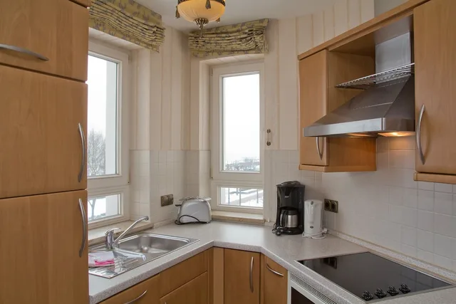 شقة بسرير مزدوج بإطلالة على البحر بغرفة نوم واحدة مع أريكة، SEETELHOTEL Ostseeresidenz Ahlbeck 7/8
