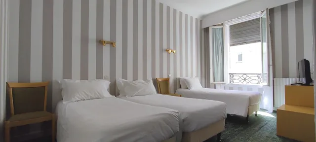 غرفة ثلاثية، GRAND HOTEL DU HAVRE 2/10