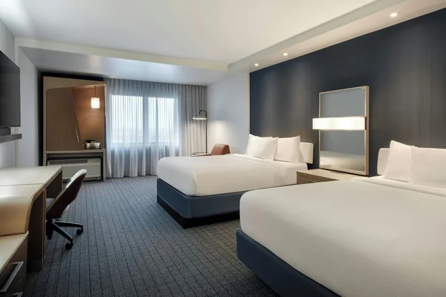 غرفة رباعية لذوي الإعاقة، Courtyard Redwood City 2/3