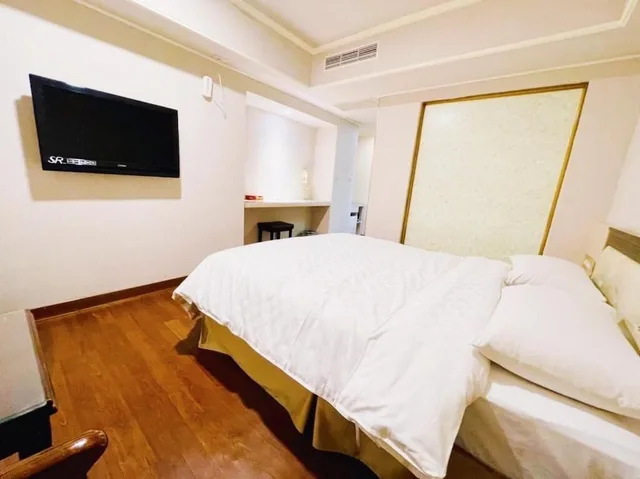 Classic, Double Bed, No Window, Spring Art Hotel 5/7