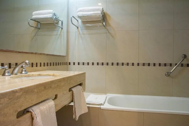 جناح جونيور بسرير كينج، Hotel Catalinas Tucuman 6/7