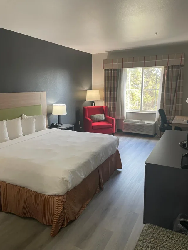 جناح بسرير كينج بحوض جاكوزي، Country Inn Suites By Radisson College Station Tx 1/10