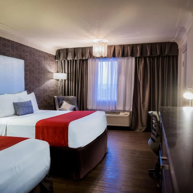 غرفة ديلوكس بسريرين كوين، Village Park Inn Calgary 5/8