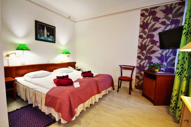 غرفة كلاسيكية بسرير مزدوج، Nb Hotel 2/4