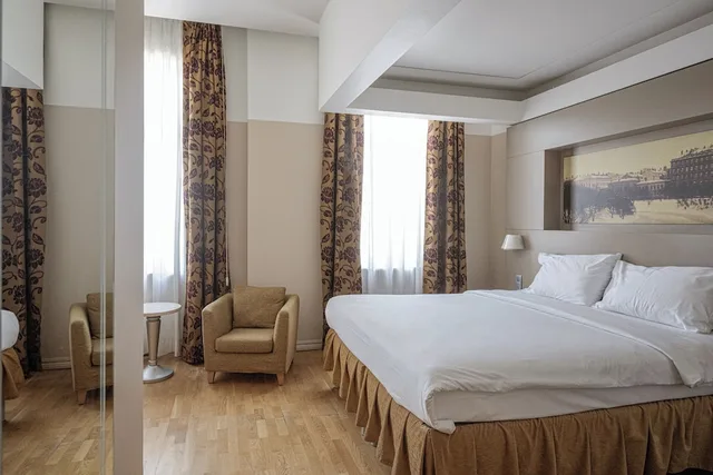 غرفة قياسية بسرير مزدوج، Opera Hotel 2/10