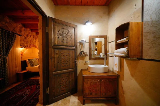 Deluxe, Double Bed, Nar Cave House & Swimming Pool 3/6