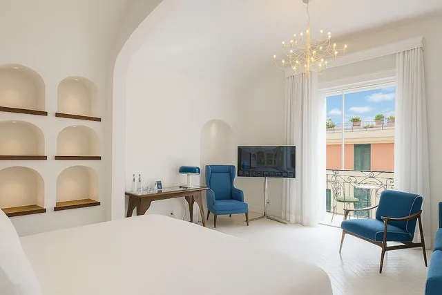 Comfort, 1 King and 1 Single Beds, Lateral Side Sea View، Grand Hotel Europa Palace 6/9