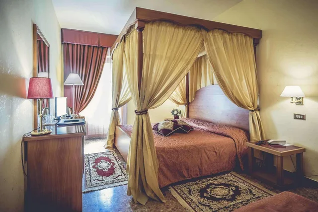غرفة فاخرة بسرير مزدوج، Nuovo Albergo 1/4