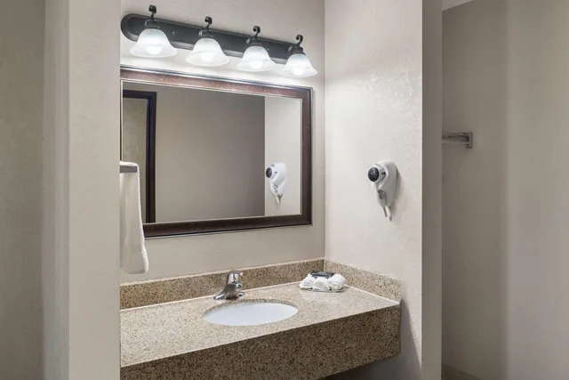 جناح، Baymont By Wyndham Oacoma 5/5
