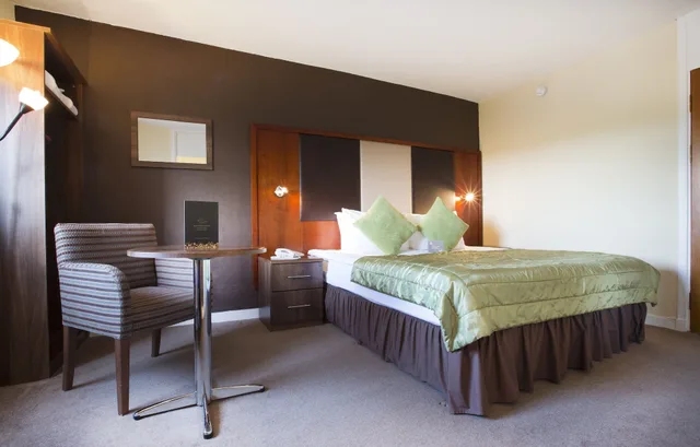 غرفة كبيرة بسرير كينج، Normandy Hotel 3/9