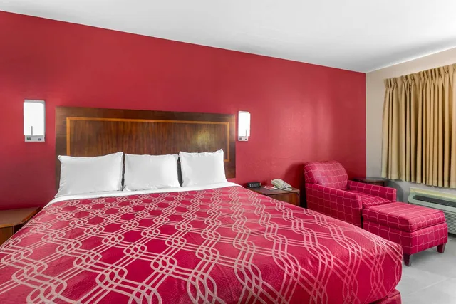غرفة بسرير كينج، Econo Lodge Athens I-75 3/9