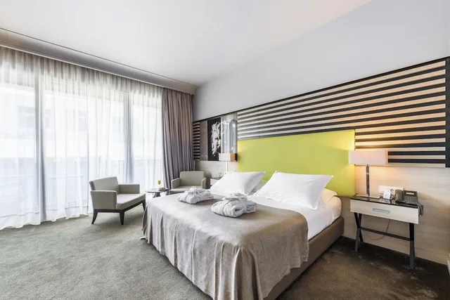 غرفة تنفيذية بشرفة، Lero Hotel 4/8