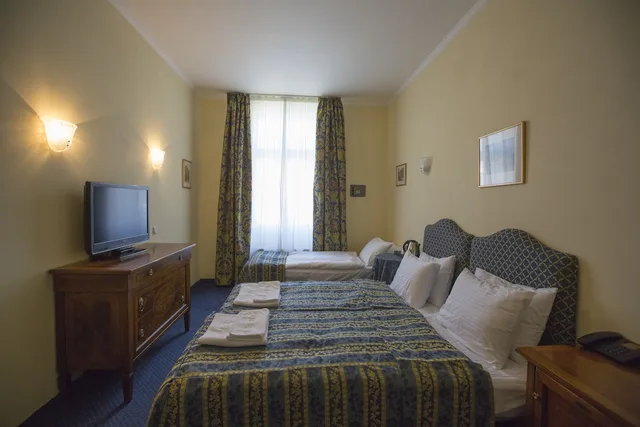غرفة ديلوكس بسرير مزدوج، Tyl Hotel 3/4