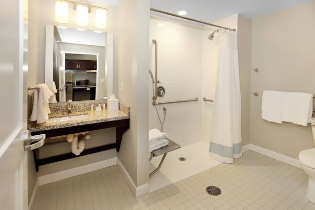 استوديو بسريرين كوين لذوي الإعاقة، TOWNEPLACE SUITES GROVE CITY MERCER/OUTLETS 5/6
