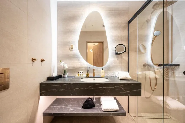 جناح جونيور، Basiliq Hotel 5/5