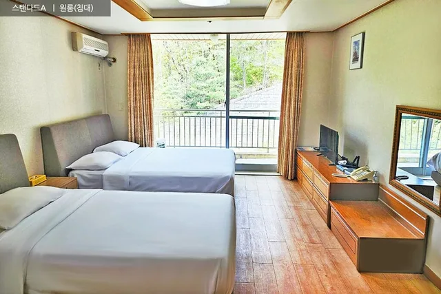 غرفة قياسية بسرير مزدوج وسرير فردي، Gyeongju Ilsung Condo 1/3