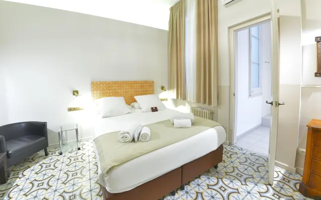 Interior, Standard, Double Bed, MIHLTON BARCELONA 3/10
