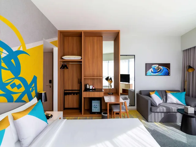 Room, Double Bed, Ibis Styles Hotel Dubai Deira 2/5
